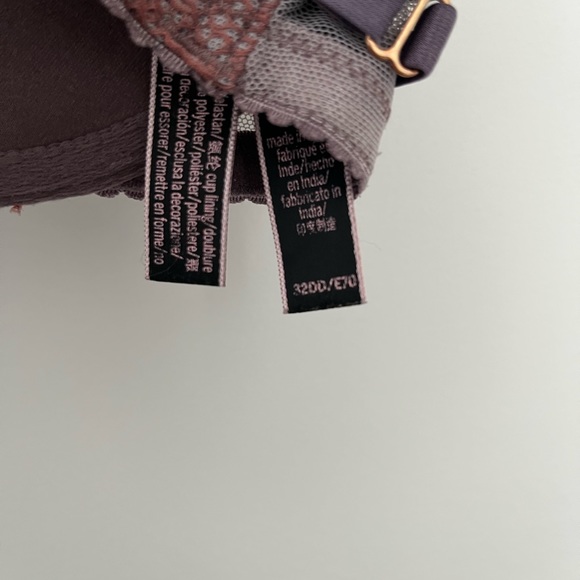 Victoria secret purple bra 32DD - Picture 10 of 10
